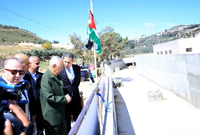 العيسوي يفتتح ويتفقد مشاريع مبادرات ملكية في جرش