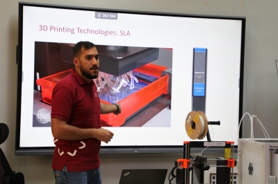 ورشة تدريبية متخصصة في الطباعة ثلاثية الأبعاد لطلبة جامعة عمان العربية