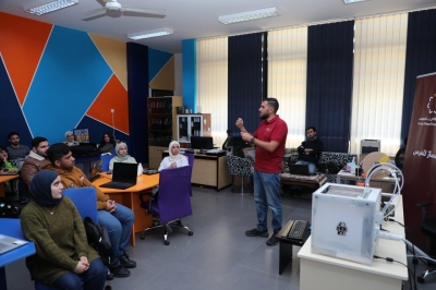 ورشة تدريبية متخصصة في الطباعة ثلاثية الأبعاد لطلبة جامعة عمان العربية