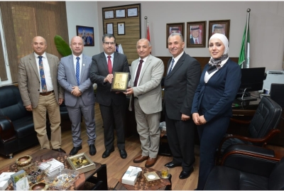 المفلح في جامعة البترا: تأكيد على تمسك الأردن بثوابته الوطنية في دعم فلسطين