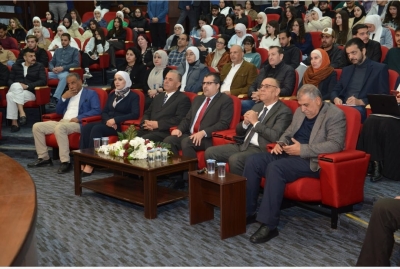 المفلح في جامعة البترا: تأكيد على تمسك الأردن بثوابته الوطنية في دعم فلسطين