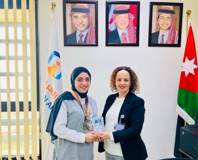 الطالبة وشاح من جامعة عمان العربية تحصد فضية وبرونزية في بطولة العرب للجودو