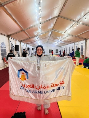 الطالبة وشاح من جامعة عمان العربية تحصد فضية وبرونزية في بطولة العرب للجودو