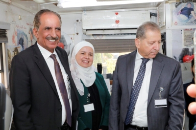 نقطة دم تعني حياة: جامعة عمان العربية تنظم حملة تبرع بالدم بمشاركة واسعة