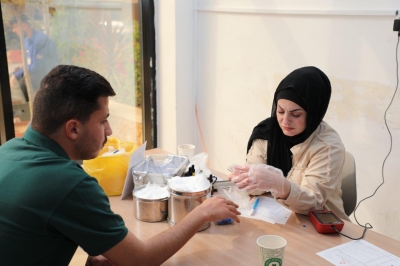 نقطة دم تعني حياة: جامعة عمان العربية تنظم حملة تبرع بالدم بمشاركة واسعة