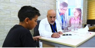 جامعة البترا تقيم يومًا طبيًّا مجانيًا في مدرسة البنيات الأساسية بالتعاون مع مركز صحي البنيات