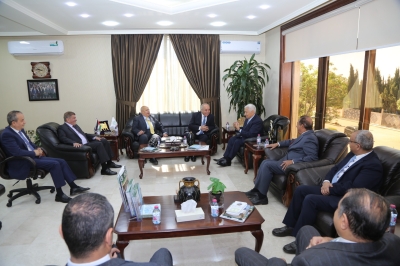 افتتاح المؤتمر التاسع عشر لكلية الأعمال في جامعة الزيتونة بعنوان: (الذكاء الاصطناعي في عالم الأعمال)