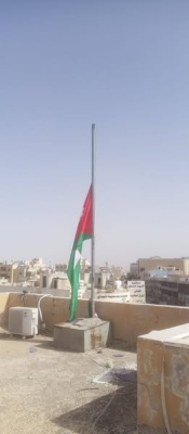 بلدية مادبا تنكّس الأعلام حداداً على وفاة البابا فرنسيس