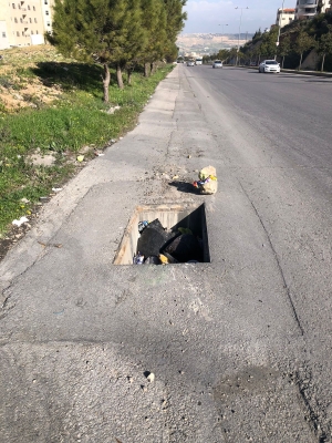 سرقة أغطية المناهل تتصاعد في عمّان - صور