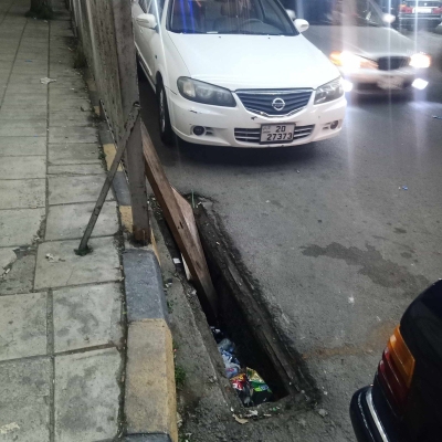 سرقة أغطية المناهل تتصاعد في عمّان - صور