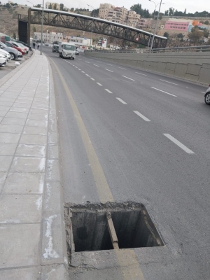 سرقة أغطية المناهل تتصاعد في عمّان - صور