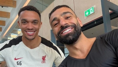 محمد صلاح يكشف مصير أرنولد بصورة