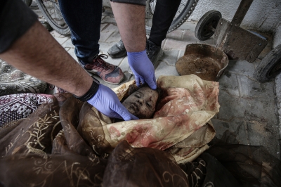 استشهاد 15 فلسطينياً في قصف إسرائيلي استهدف منزلاً يأوي نازحين في جباليا