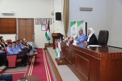 محاضرة توعوية حول قانون السير والسلامة المرورية في جامعة الزيتونة الأردنية