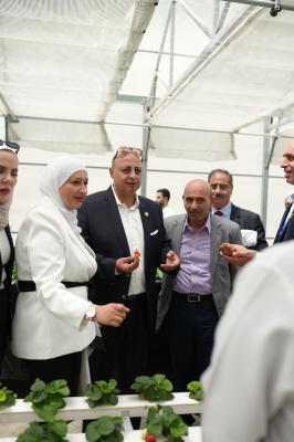 د. ماهر الحوراني يفتتح البيت الزراعي الذكي في عمان الأهلية