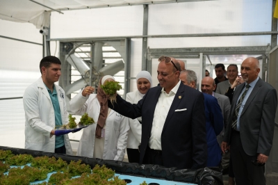 د. ماهر الحوراني يفتتح البيت الزراعي الذكي في عمان الأهلية