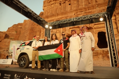 المركزية تويوتا تحتفي بإنجاز تاريخي في رالي جميل 2025 بقيادة السائقة فرح زكريا والمؤثرة جوي إبراهيم