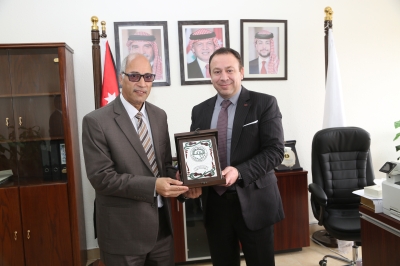 حقوق الزيتونة تستقبل وفدًا أكاديميًا من جامعة بسكرة الجزائرية