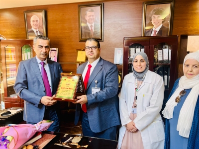 جامعة عمان العربية تشارك في فعالية صحية توعوية في مدارس الصرح الأولى