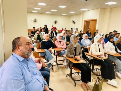 كلية القانون في جامعة عمان العربية تعقد اجتماعاً حوارياً مع طلبة البكالوريوس والدراسات العليا لتعزيز التواصل وتطوير البيئة الأكا