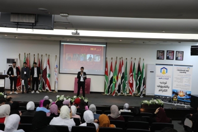 طلبة دبلوم إدارة الأعمال الدولية يعرضون مشاريعهم التطبيقية في جلسة مشتركة بجامعة عمان العربية