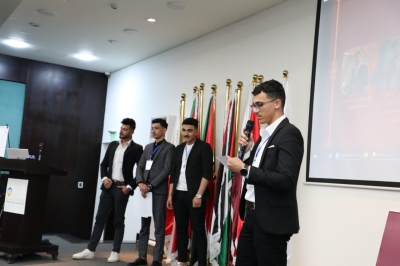 طلبة دبلوم إدارة الأعمال الدولية يعرضون مشاريعهم التطبيقية في جلسة مشتركة بجامعة عمان العربية