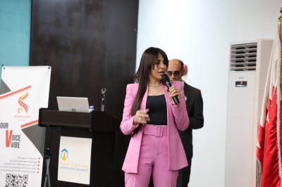 طلبة دبلوم إدارة الأعمال الدولية يعرضون مشاريعهم التطبيقية في جلسة مشتركة بجامعة عمان العربية