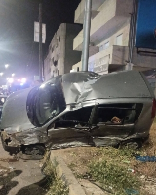 الأردن.. إصابة 7 أشخاص بحادث تصادم بين 4 مركبات في مادبا - صور