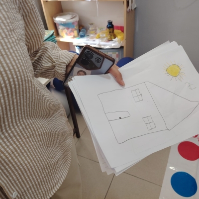 هندسة عمان العربية تنفذ مبادرة مجتمعية تفاعلية وورشة عمل في مدارس السابلة لتعزيز مفهوم علم نفس الألوان