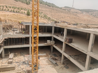 طلبة الهندسة المدنية في عمان العربية يتعرفون على مراحل تنفيذ المشاريع الإنشائية ميدانياً