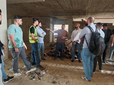 طلبة الهندسة المدنية في عمان العربية يتعرفون على مراحل تنفيذ المشاريع الإنشائية ميدانياً