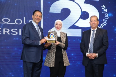 خمس جوائز تكرس ريادة كلية الصيدلة في اليوبيل الفضي لجامعة عمان العربية