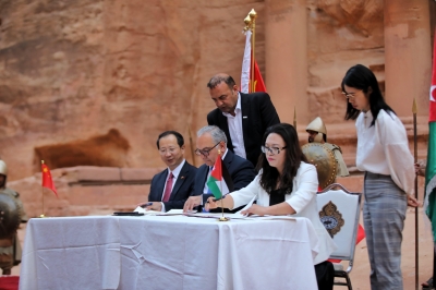 البترا وسور الصين العظيم توقّعان اتفاقية توأمة لتعزيز التسويق السياحي