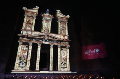 إضاءة خزنة البترا بألوان العلم الأردني احتفاءً بعيد الاستقلال التاسع والسبعين