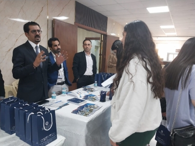 جامعة عمان العربية تشارك مدارس الاتحاد في فعالية يوم التحدث الوظيفي