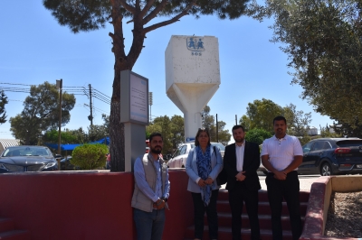 مستشفى الاستقلال يبادر بزراعة عشرات النخلات داخل قرية SOS للأطفال