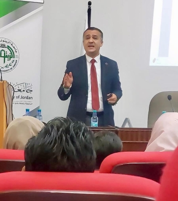 كلية الآداب بجامعة الزيتونة الأردنية تنظّم ملتقى 