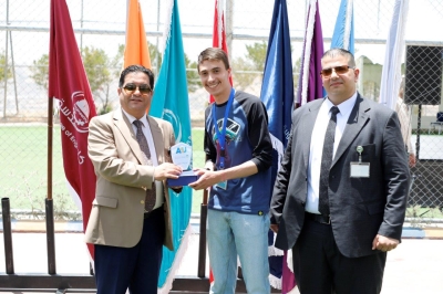 (عمان العربية) تُشعل روح التنافس بين طلبتها في مسابقات التحدي بحضور المؤثر أديب السمكي