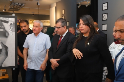 رئيس جامعة البترا يفتتح معرض (رواية) ويوم كلية العمارة والتصميم العلمي