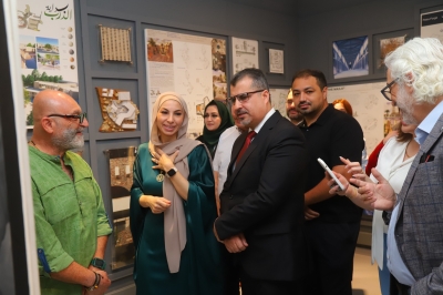 رئيس جامعة البترا يفتتح معرض (رواية) ويوم كلية العمارة والتصميم العلمي