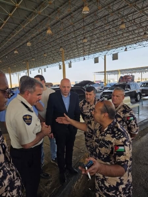 العكاليك يُجري زيارة مفاجئة لمركز حدود العمري للاطلاع على جاهزية استقبال العائدين خلال العيد