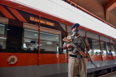 أعلى جسر سكة حديد في العالم.. خطوة هندية لربط كشمير بالبلاد - صور