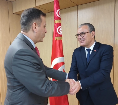 وزير الاقتصاد التونسي وسفير الأردن يؤكدان على تعزيز العلاقات الاقتصادية بين البلدين