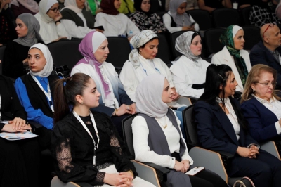 جامعة عمان العربية تنظم يومًا علميًا حول المسؤولية القانونية والمهنية للصيدلاني