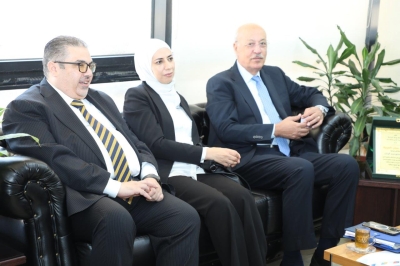 جامعة عمان العربية تنظم يومًا علميًا حول المسؤولية القانونية والمهنية للصيدلاني