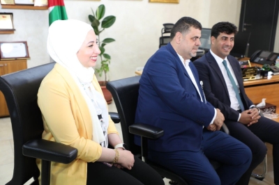 جامعة عمان العربية تنظم يومًا علميًا حول المسؤولية القانونية والمهنية للصيدلاني