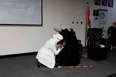 كلية الآداب والعلوم في عمان العربية تبرز مواهب طلبتها في عرض مسرحي مشوق بعنوان 