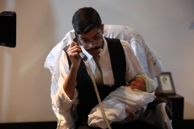 كلية الآداب والعلوم في عمان العربية تبرز مواهب طلبتها في عرض مسرحي مشوق بعنوان 