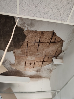 الأردن .. منزل آيل للسقوط بسبب انفجار مسيرة  - صور