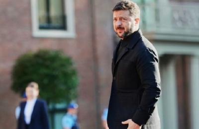 زلينسكي ينصاع لترمب ويرتدي بدلة - فيديو